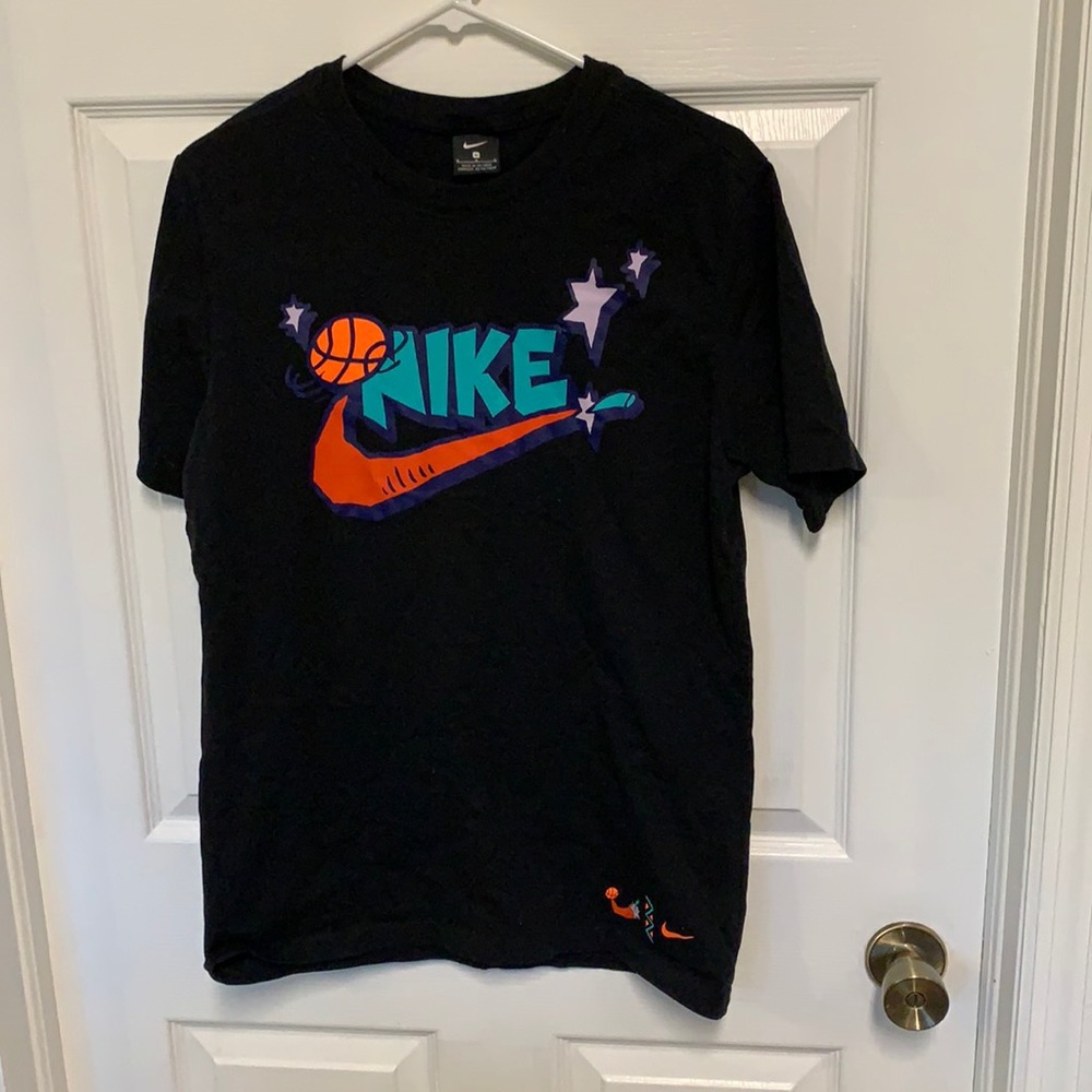 Nike basketaball tee